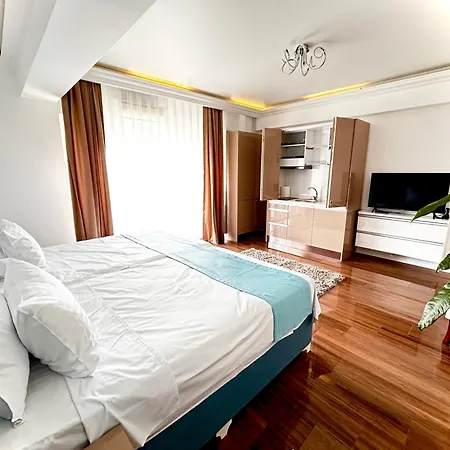 Luna White Tower * Mamaia