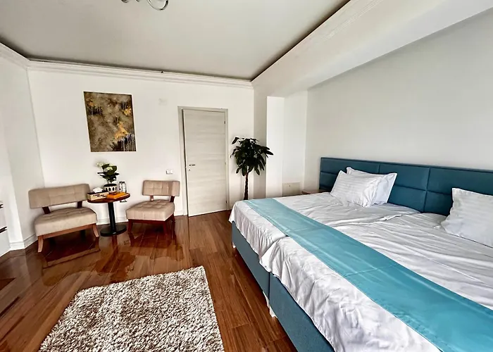 Luna White Tower Mamaia