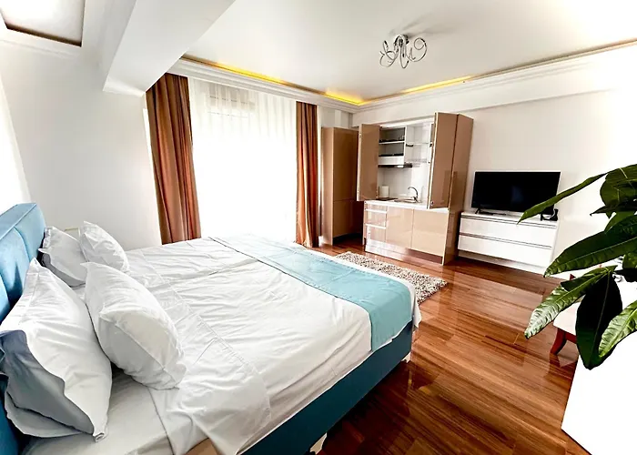 Luna White Tower * Mamaia